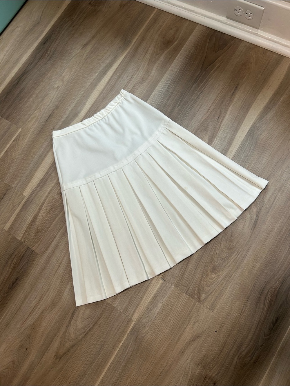 Vintage 80’s Act III Women's White Pleated Midi tennis Skirt
